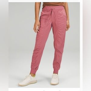 Dance Studio Mid-Rise Jogger
*Full Length Size 8 Pink
